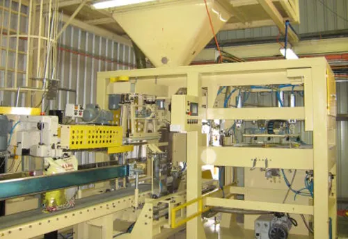 Cân khối lượng lớn được sử dụng trong dây chuyền đóng gói thức ăn chăn nuôi tự động của Công ty Riverina